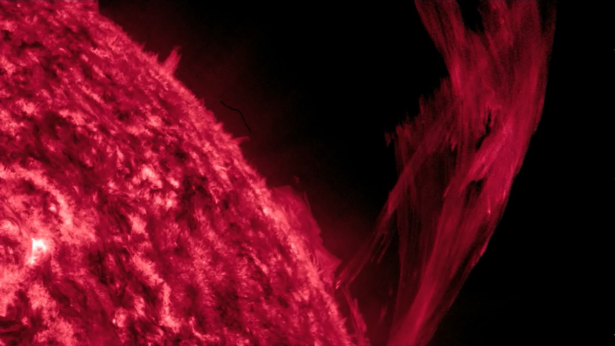 EUV image of a large solar promience seen by SDO on April 19. 2010